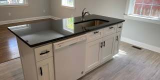Updated 4 Bedroom Home Convenient to Carytown, Byrd Park And More. Available In July Gallery 7