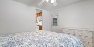 BEAUTIFUL 1 BEDROOM, 1 BATHROOM + BONUS ROOM HOME LOCATED IN THE HIGHLY SOUGHT AFTER 55+ BRADENTON TROPICAL PALMS COMMUNITY! Gallery 16