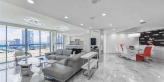 19195 NE 36th Ct Gallery 3
