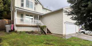 Spacious 4 Bedroom/2.5 Bath Hazell Dell Home! Gallery 1
