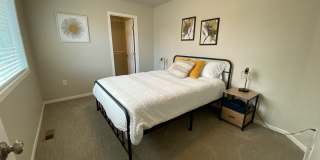 Modern 3 Bedroom 2 Bathroom Townhome Gallery 11