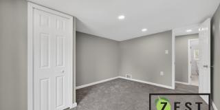 Beautiful Updated 4 Bed 1.5Bath Colonial Gallery 20