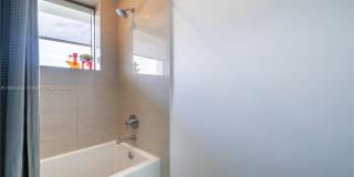 3250 NE 188th St Gallery 18