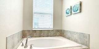 Beautiful 2-Bedroom, 2-Bath Furnished Condo in ChampionsGate Resort – Furniture Optional! Gallery 11