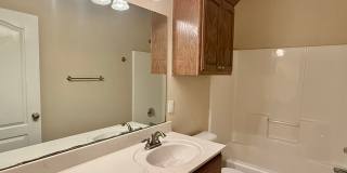 Cute 3 Bed Duplex In Yukon Gallery 15