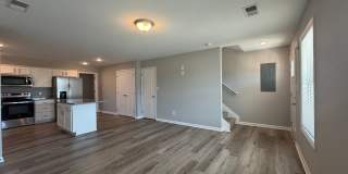 Now Pre-Leasing: Spacious 3 Bedroom Home Gallery 1