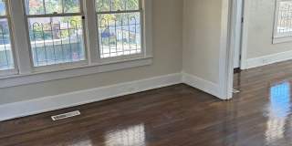 Newly Renovated 4 Bedroom Home / College Hills Community Gallery 1