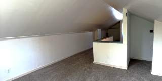 Charming Three Bedroom Home with Large Fenced Yard - Nevada St Gallery 20