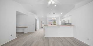 Spacious 3 bedroom 2 bathroom home in Lehigh Acres - New flooring! Gallery 4