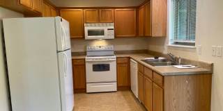 Two Bedroom 3 Bath Duplex-Townhouse in Southwest Medford Gallery 11