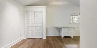 Heart of Chapel Hill! Roosevelt is ready for you!  4 bedrooms/3 bathrooms Gallery 27