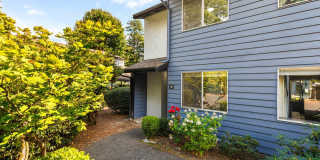 End-Unit Townhome in the Heart of Downtown Issaquah Gallery 1