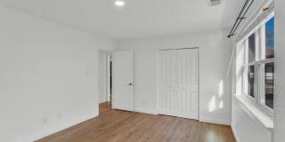Spacious Poolside Condo! Gallery 20