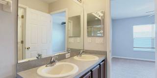 Charming 2-Bedroom, 2.5-Bathroom Townhome Just Minutes from Disney! Gallery 16
