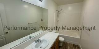Stunning 5 Bed/2 Bath NW Bakersfield Home Gallery 18