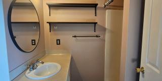 Comfortable 3-Bedroom, 2-Bath Lower Unit with Fully Fenced Yard in West Bremerton Gallery 13
