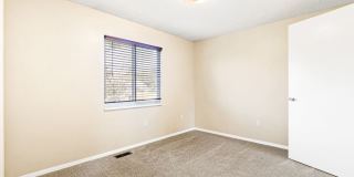 Half Duplex near Downtown Castle Rock with HUGE YARD and Garage! Gallery 17