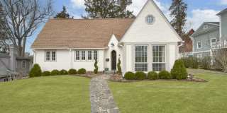 319 Oakland Beach Ave Gallery 1