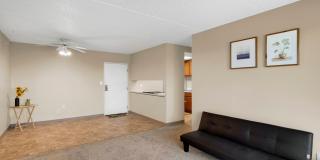Large 1 & 2 Bedrooms available, PET FRIENDLY! Gallery 31