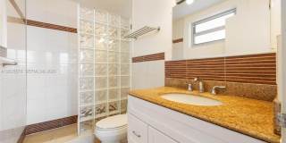 9102 W Bay Harbor Dr Gallery 22