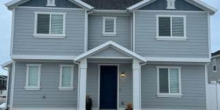 Beautiful 2021 home with fenced yard Gallery 1