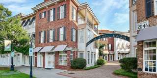 Beautiful End-Unit Townhome on a Prime Location! Gallery 17