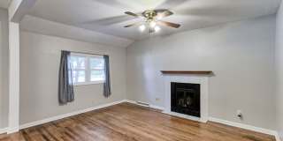 Amazing 3 Bed / 1.5 Bath Ranch Near CSU – Large Fenced Yard | Pets Welcome | Students Welcome Gallery 1