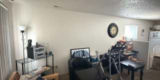 Cute 2 Bedroom Apartment for Rent on Provincial Drive Gallery 5