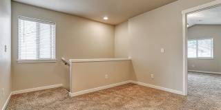 3 Bedroom/2.5 Bath With Fenced Backyard, W/D Included, and AC! 3 Bedroom/2.5 Bath With Fenced Backyard, W/D Included, and AC! Gallery 11