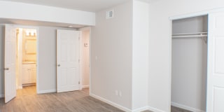 Sand Pebble & Spanish Oaks Apartments Gallery 4
