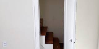 2 bedroom home in great neighborhood Gallery 6