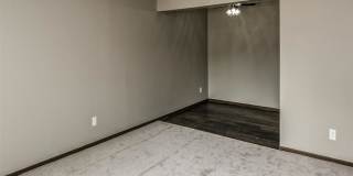 Edgewater Court Apartments Gallery 22