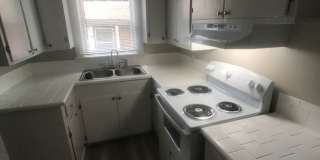 Hassle-Free Move-In — No Deposit + First Month Free! Three Bedroom Home Near Daffin Park Gallery 8