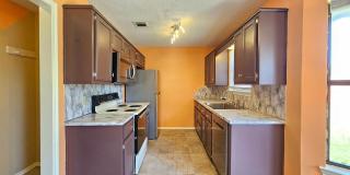 HUGE RENT REDUCTION & AVAILABLE NOW! Gallery 12