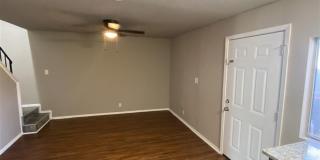 Very Large 2/2.5 Townhome with covered parking Gallery 8