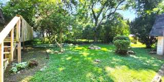 Spacious 2 Bedroom Home w/ 2.5 car garage - Westmont Gallery 13