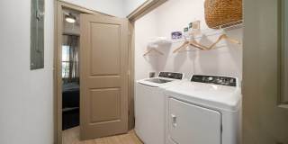 The Pearl Founders Square Apartments Gallery 20