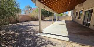 Spacious 4 Bed Home with Loft & 3-Car Garage Gallery 36