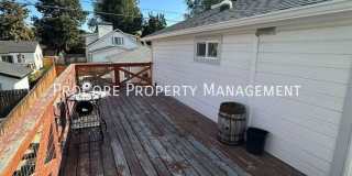 Charming Upper Unit Studio –Above Garage | $1,195.00 | Near Downtown Gallery 8