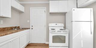 Welcome to your charming new home in the heart of Charlotte! Gallery 10