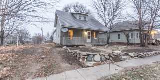 2 Bedroom 1 Bath Home - Big 2 Stall Detached Garage Gallery 1