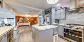 Spacious 3-Bedroom West Park Home with Private Pool Spacious 3-Bedroom West Park Home with Private Pool Gallery 10