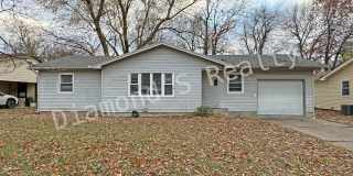 3 bedroom home available - Huge backyard! 3 bedroom home available - Huge backyard! Gallery 1