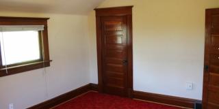 5 bedroom, 2 bath home available in York neighborhood! Gallery 7