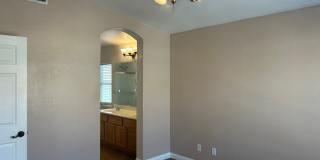 Beautiful 2 bedroom townhome with attached garage Gallery 9