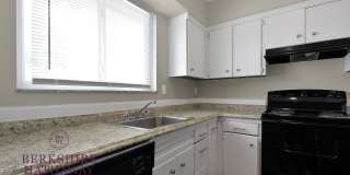 2 Bedroom Townhouse Apartment Gallery 41