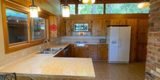 ALL UTILITIES INCLUDED! ~ 3 Bedroom 1 Bath Gallery 15