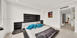1147 Hillsboro Mile Gallery 37