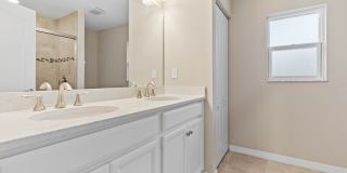 5 Seabury Place Gallery 17