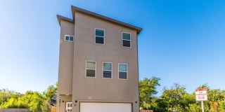 LUXURY 3-BEDROOM ALAMO HEIGHTS TOWNHOME Gallery 1